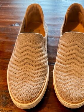 Slip-On Knit Sneakers for Women - Beige with subtle sparkle.